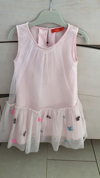 Robe rose clair papillons 🦋 6 ans Tissaia