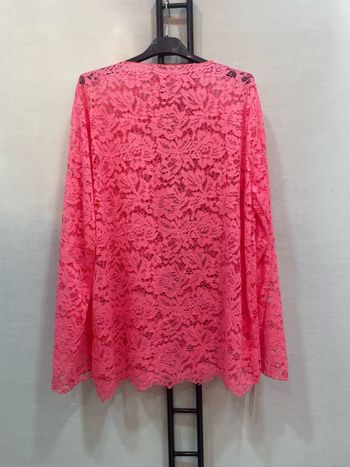 Top en dentelle fushia Taille unique 42 au 48