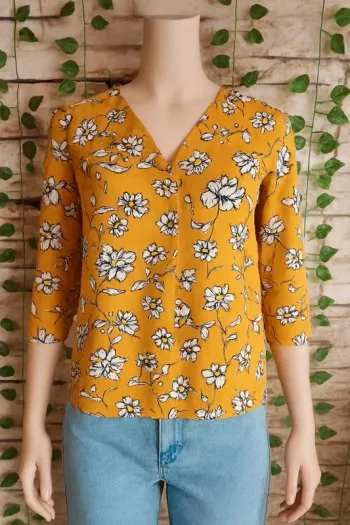 🌸Blouse fleurie Moutarde Taille 36🌸