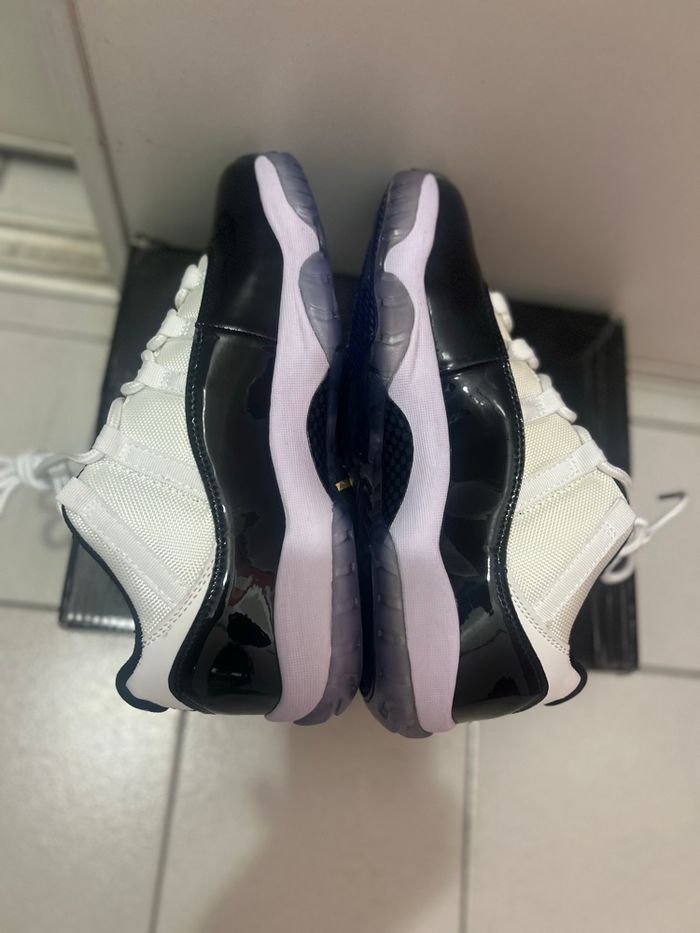 Jordan 11 rétro basse irisée - photo numéro 3