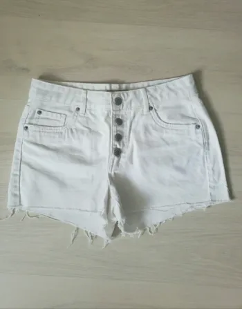 Short en jean blanc