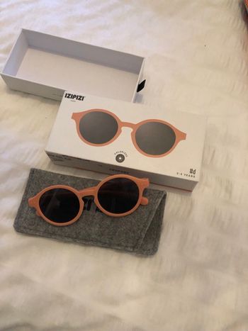 Lunettes de soleil neuves