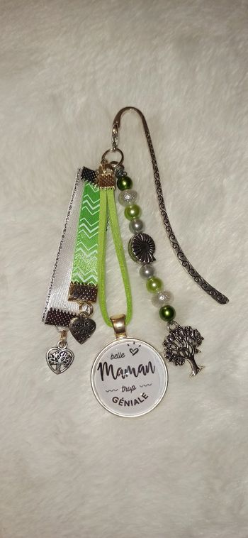 Marque page ou bijoux de sac " Belle maman trop géniale "