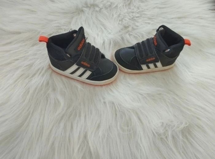 Basket adidas pointure 20