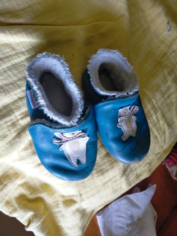 Chaussons tout cuir taille 22