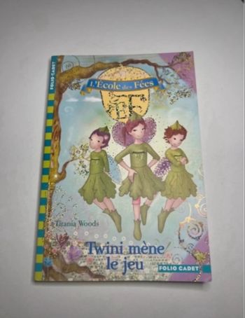 livre l'école des fées, Twini mène le jeu