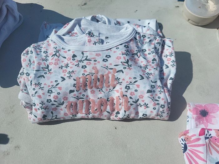 Lot pyjamas 6mois - photo numéro 4