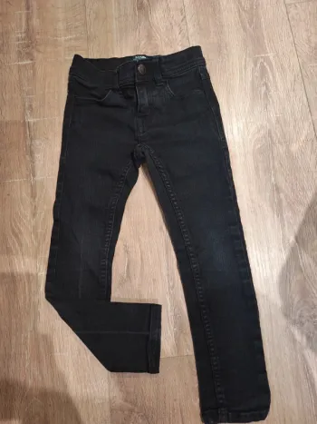 Jean noir souple taille 5 ans