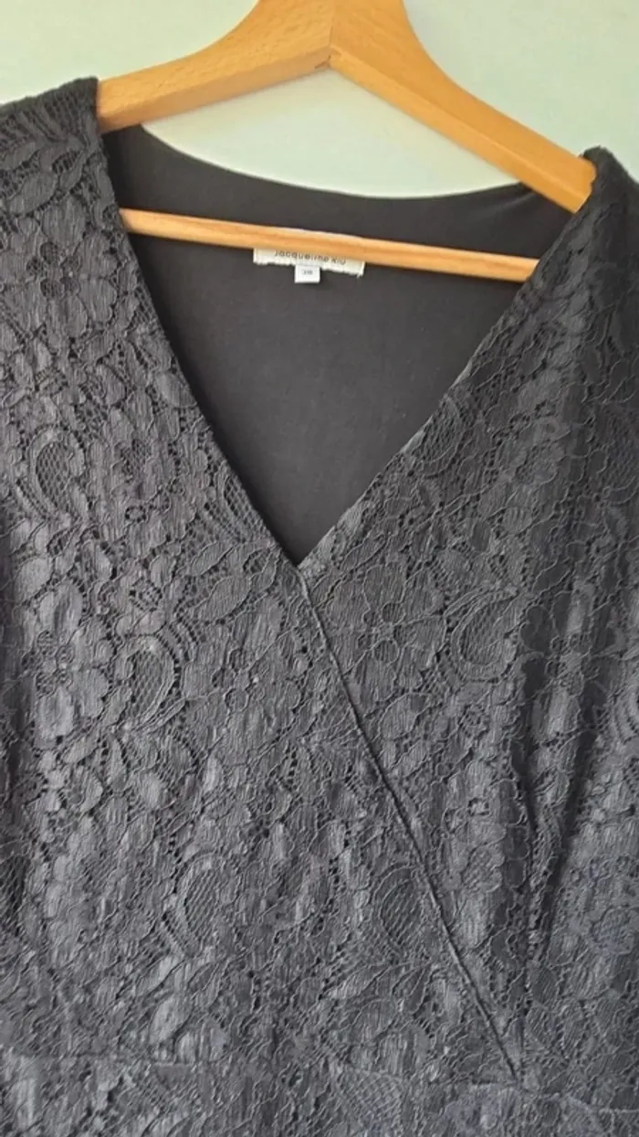 Robe à dentelle noir - photo numéro 2