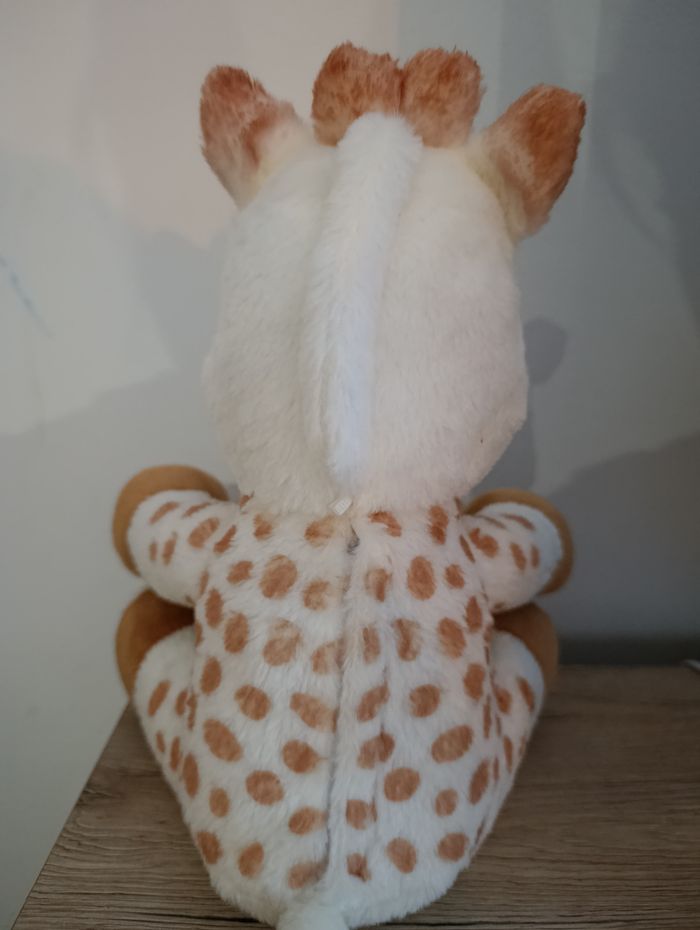 Peluche Sophie La girafe musicale - photo numéro 3