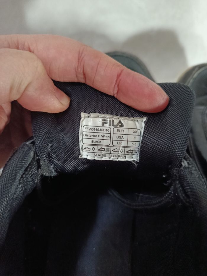 Baisse , À saisir : Baskets FILA  , taille 39 !! (  peu mises) ! - photo numéro 3