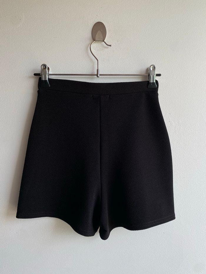 Short en crêpe noir Prettylittlething - photo numéro 3