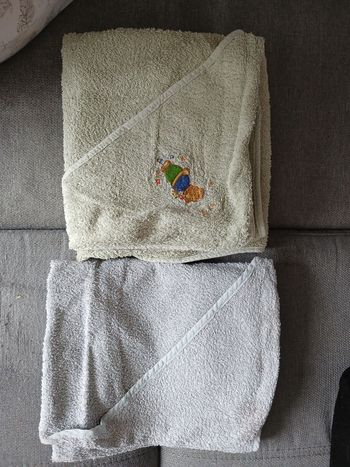 Lot 2 serviettes de bain bébé