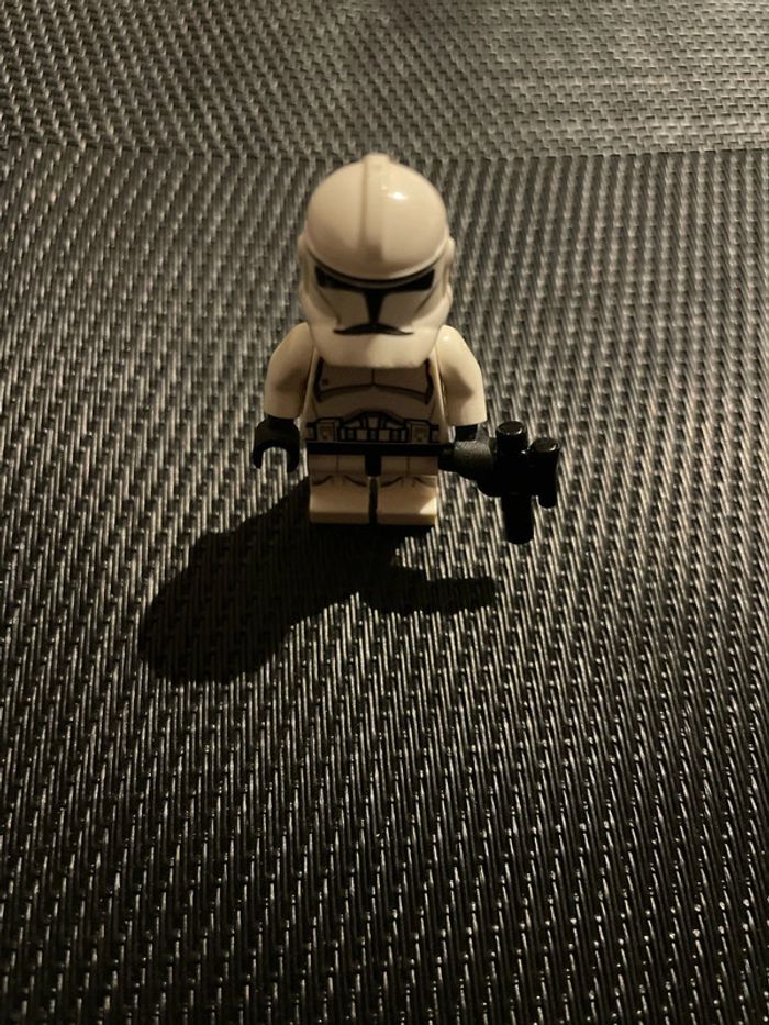 Lego Star Wars figurine clone trooper phase 2 sw0541 minifigure Lego 75028 officiel - photo numéro 2
