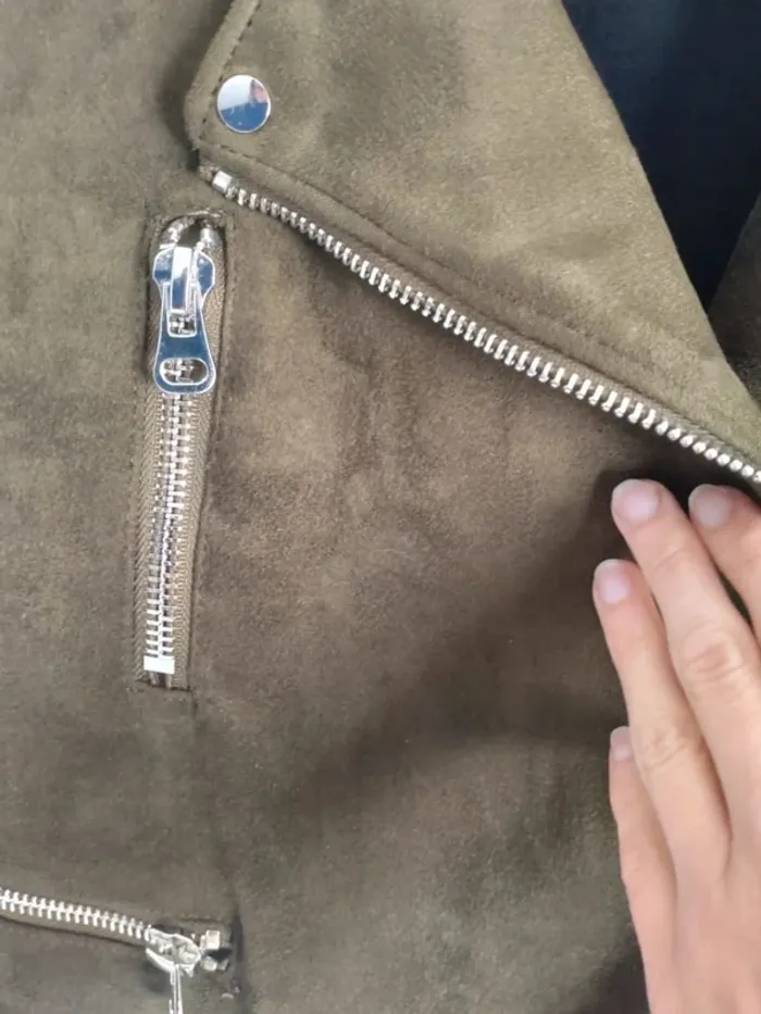 Superbe veste perfecto femme kaki effet suédine taille S - photo numéro 7