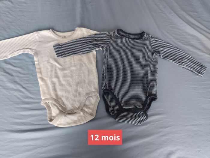 Bodies taille 12 mois