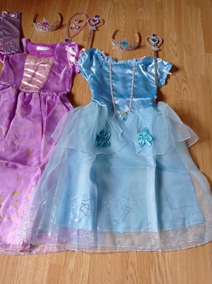 Lot déguisement robe princesse et accessoires 5-6ans - photo numéro 3
