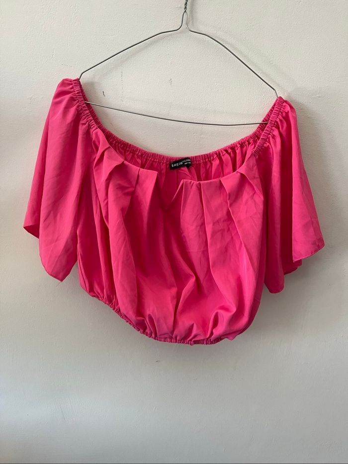 Blouse courte d’été épaules dénudées col V rose - photo numéro 2