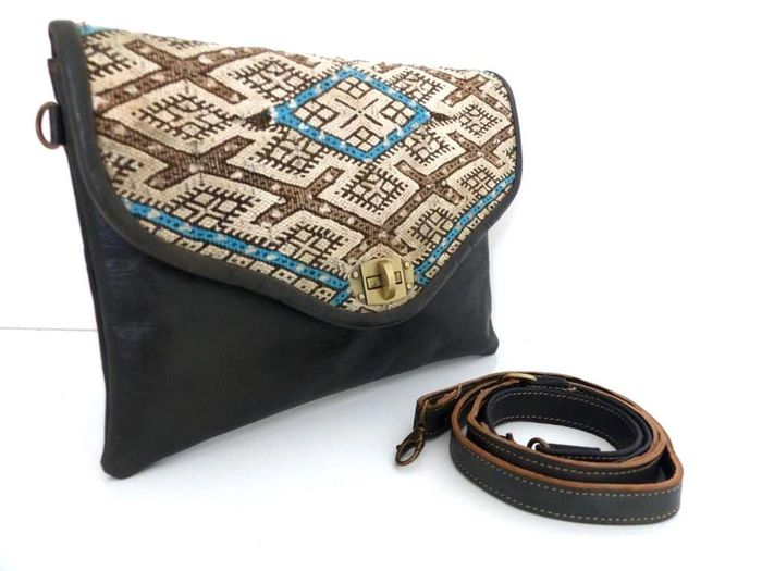 Sac bandoulière NEUF pochette cuir noir pleine fleur tannage naturel & Laine Kilim - Besace ethnique - photo numéro 4