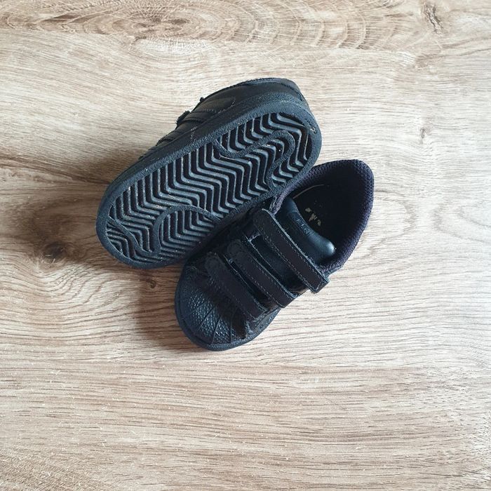 ⭐ Baskets Superstar Adidas en cuir a scratch noir pointure 21 ⭐ - photo numéro 6