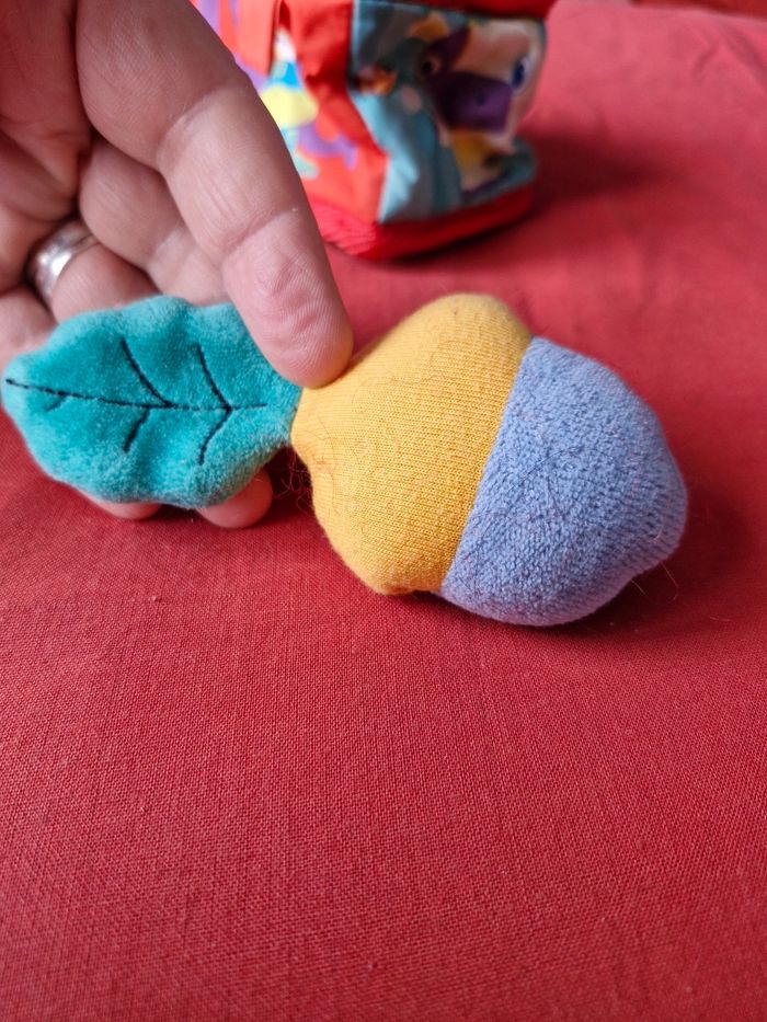 Jouets d'éveil visuel sonore et tactile - photo numéro 5