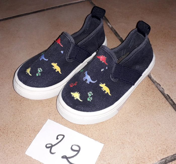 Chaussures dinosaures garçon T 22
