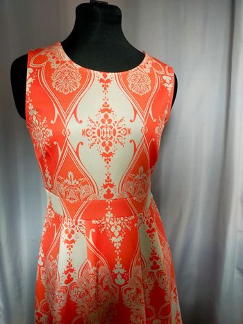 Robe orange & crème à motifs baroques – Bodyflirt Boutique – T. 36/38 (S)