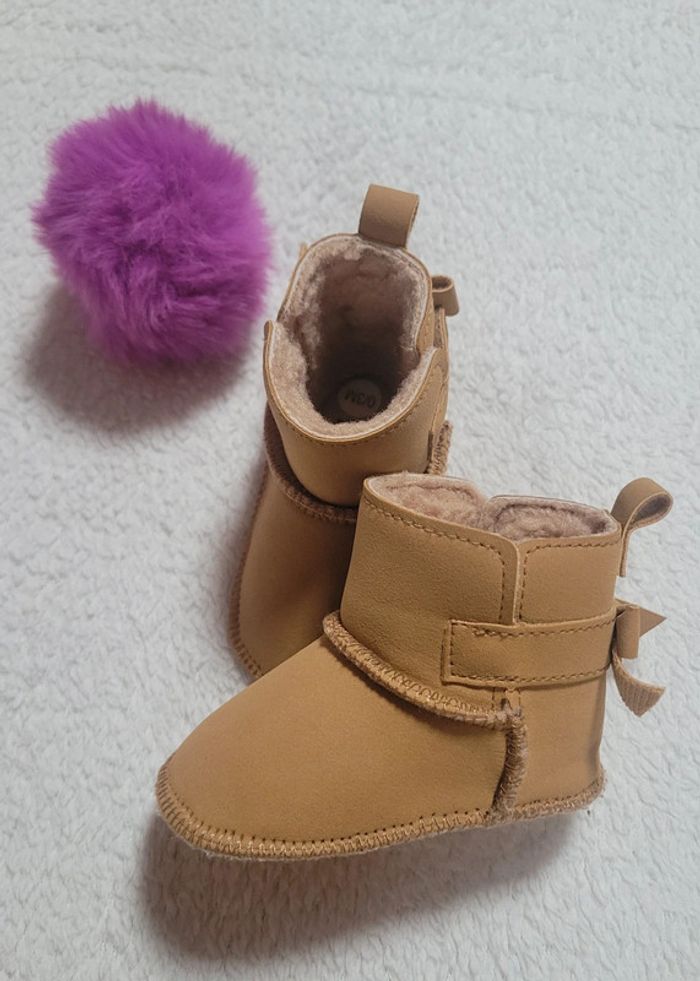 Bottes fille 👧 0/3M Kiabi - photo numéro 2