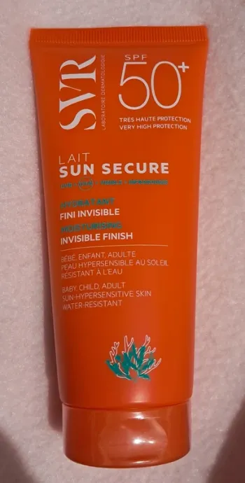 Crème solaire famille SVR