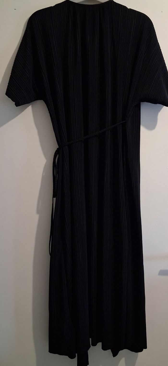 Robe portefeuille mi-longue noire - photo numéro 4