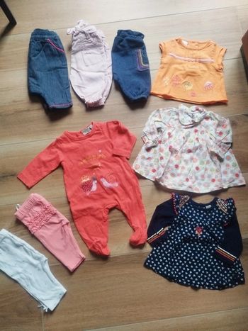 Lot de 9 pièces bébé fille taille 1 mois