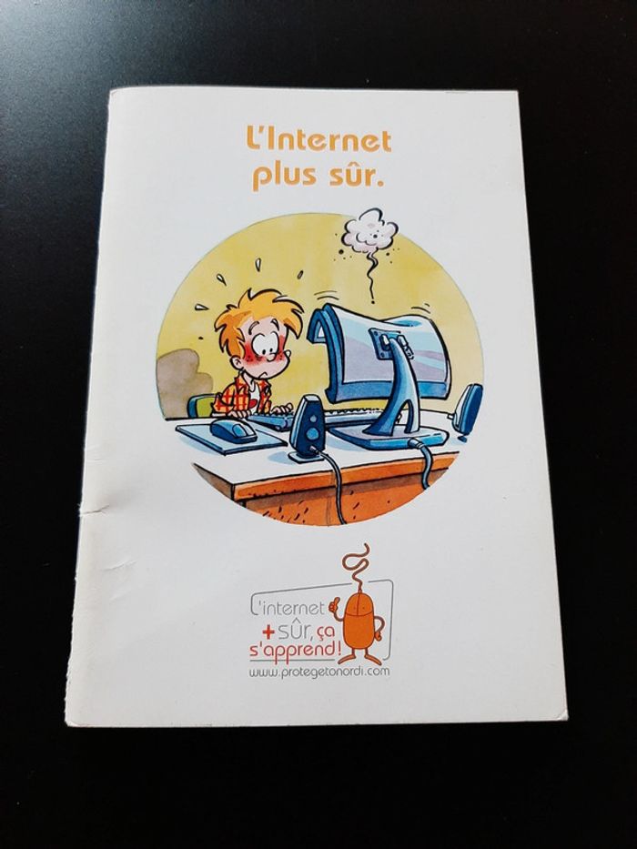 Livret , Petite B.D. L'internet Plus Sûr, Ça S'apprend