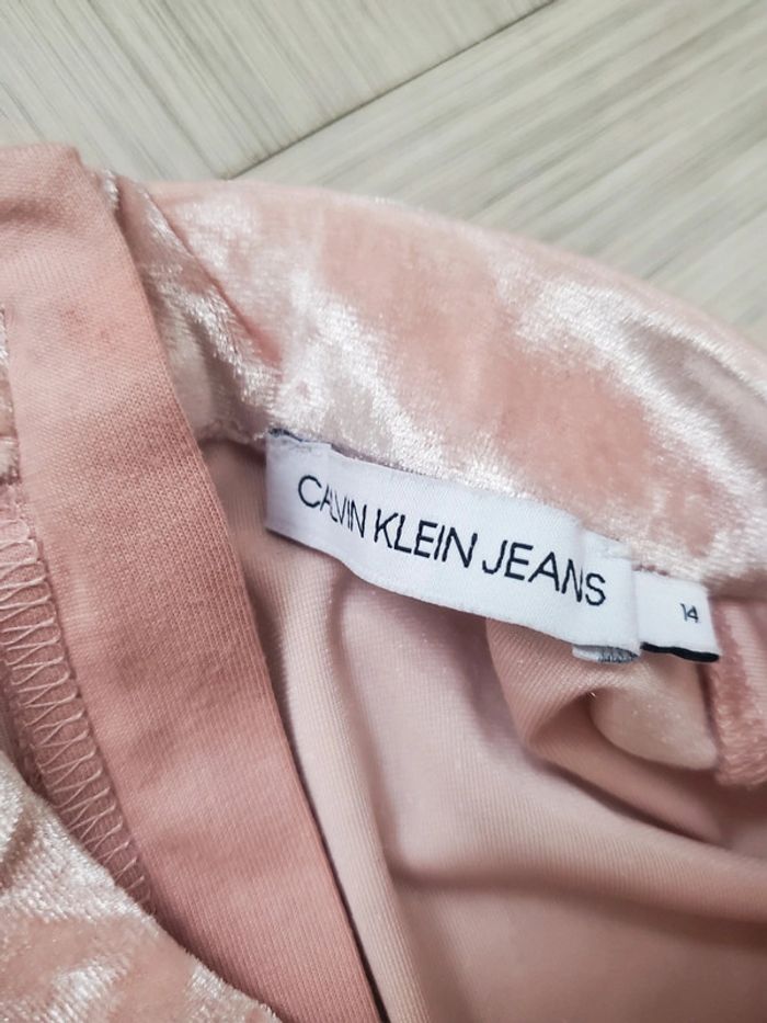 Robe velours rose marque calvin klein taille 14 ans - photo numéro 4