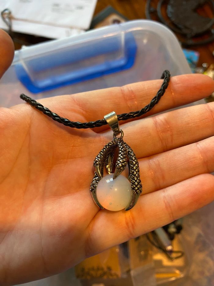 Griffe dragon avec sphère d’opaline - photo numéro 2