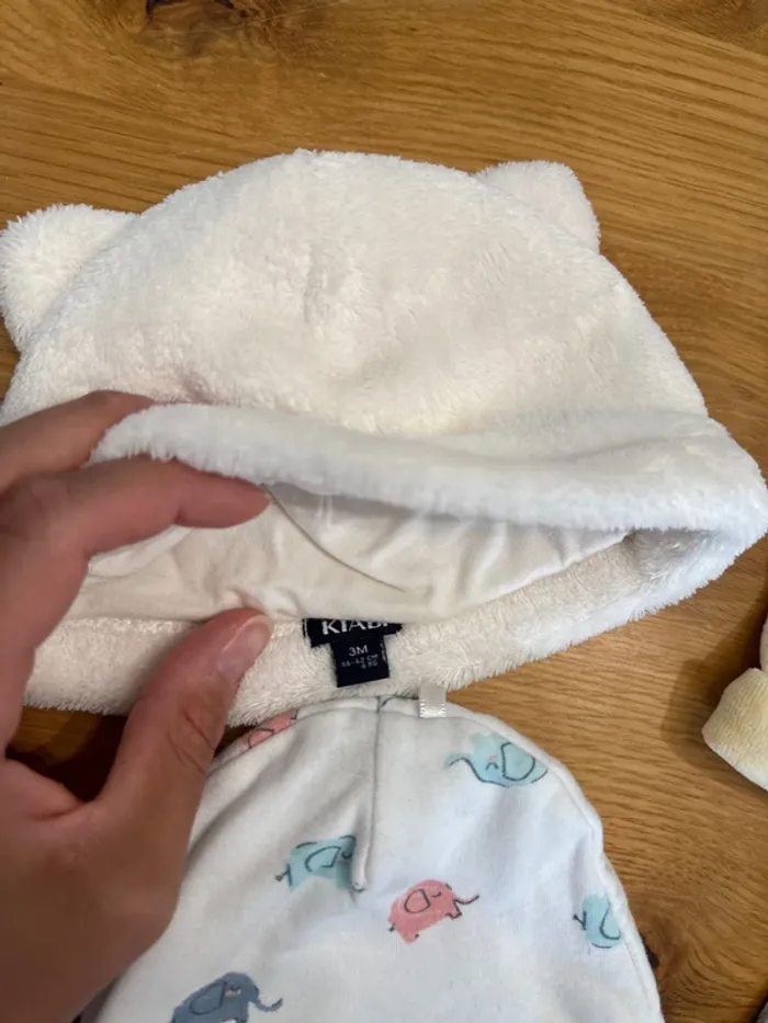 Lot de 5 bonnets + 1 paire de gants - photo numéro 10