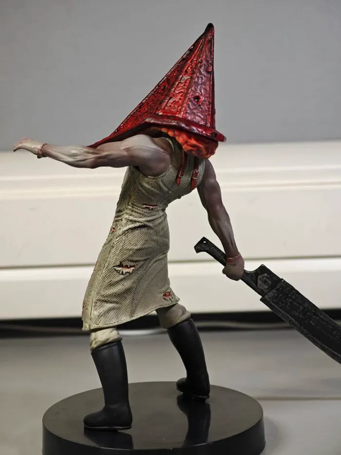Figurine Silent Hill Pyramid head 18cm Neuve en boîte - photo numéro 6