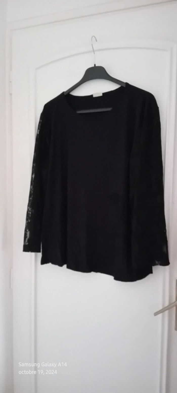 Haut viscose avec dentelle et broderies noir femme 54 in extenso - photo numéro 6