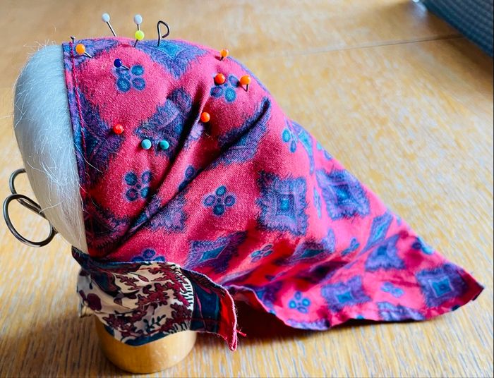 Porte-epingles, dé, ciseaux humoristique - photo numéro 3