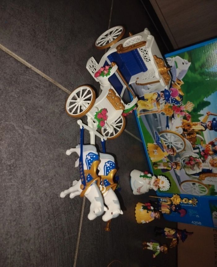Boite de Playmobil 4258 complet calèche de mariage 💒 royale. - photo numéro 4