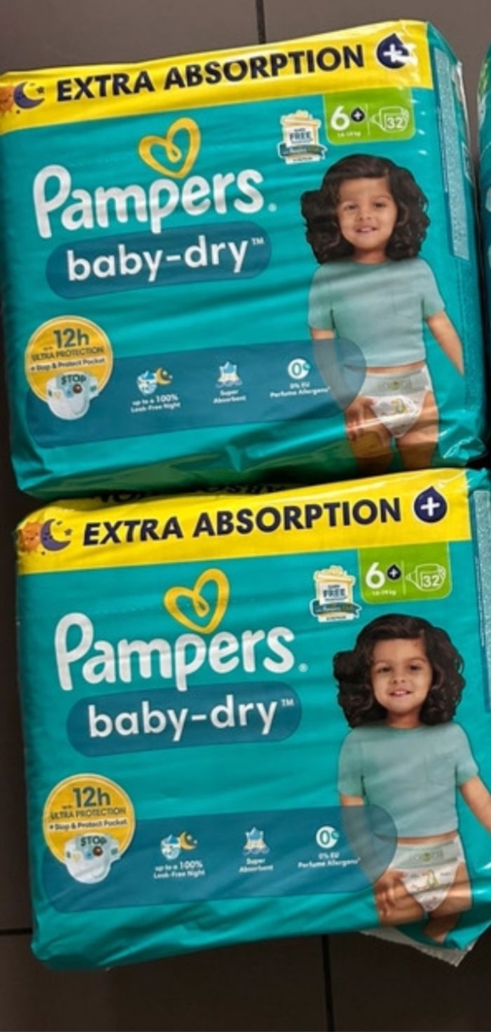 2 paquets de couches Pampers t 6+