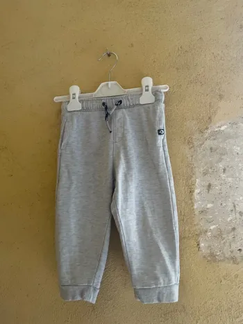 👖 Jogging garçon Okaïdi 23 mois gris clair – Très bon état