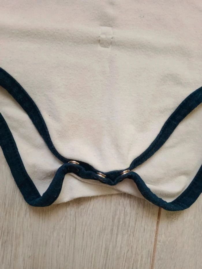 Lot 2 bodies Mickey 36 mois - photo numéro 3