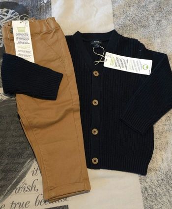 (Neufs non portés) 🏷🏷🥰🤩💙 superbe ensemble Gilet et pantalon chino 18mois Garçon 🥰💙🤩