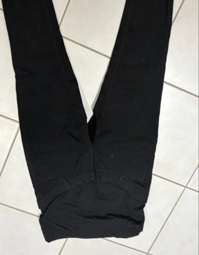 Pantalon noir de grossesse