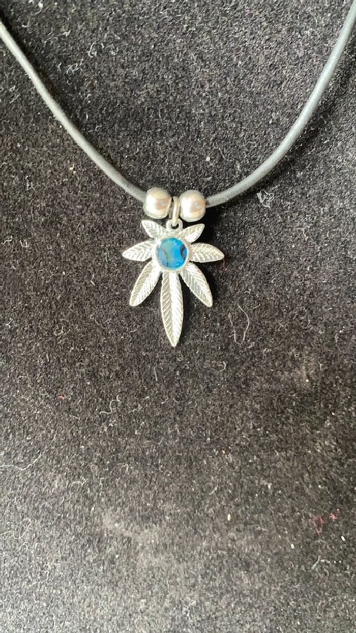 Collier fantaisie feuille - photo numéro 2