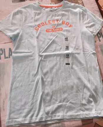 T shirt 12 ans neuf