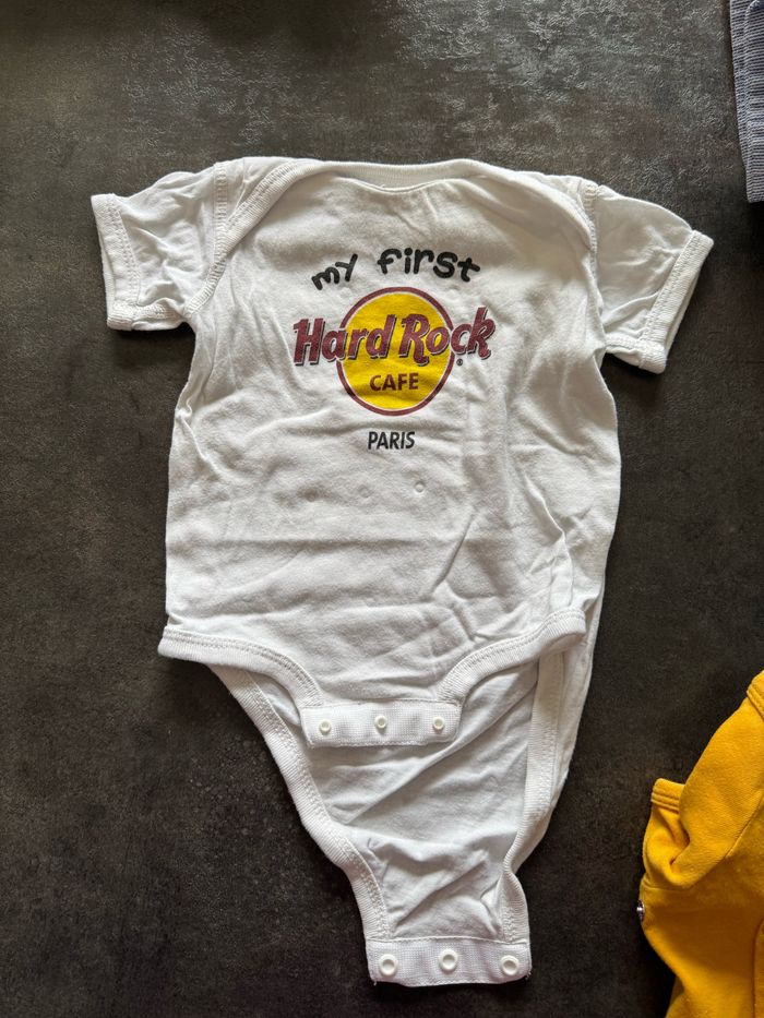 Lot 3 bodies 6 mois bébé - photo numéro 4