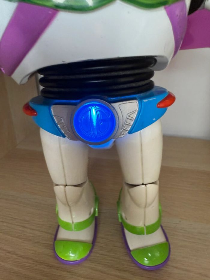 Figurine buzz l’éclair Disney Pixar - photo numéro 3