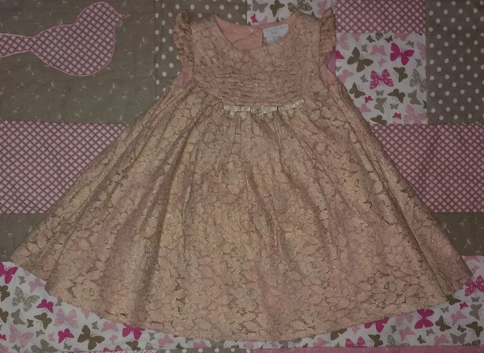 Tres belle robe - broderie - 3/6mois