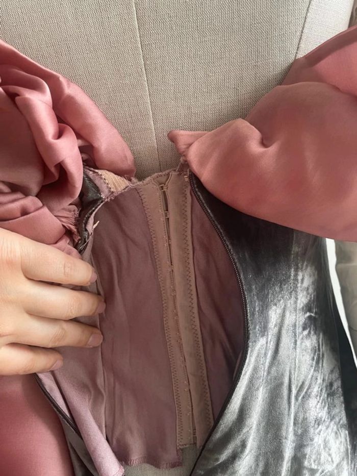 Robe bustier en velours de soie sur mesure - photo numéro 9